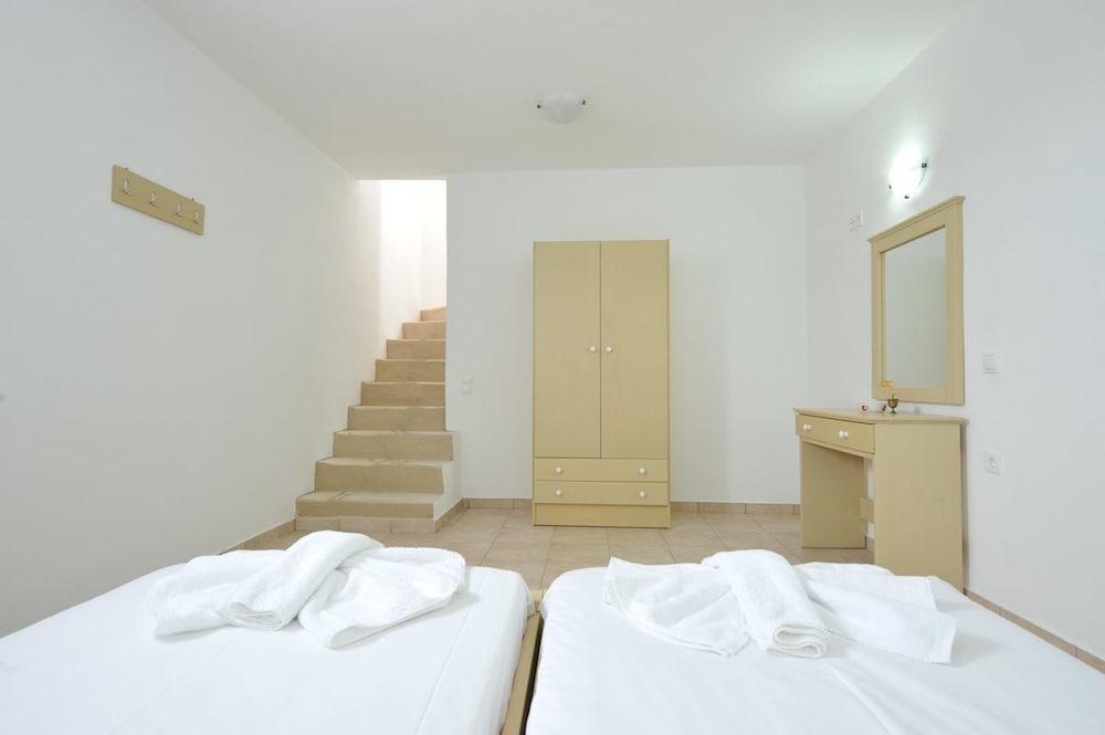 Captain Apartments Paros ナウサ エクステリア 写真